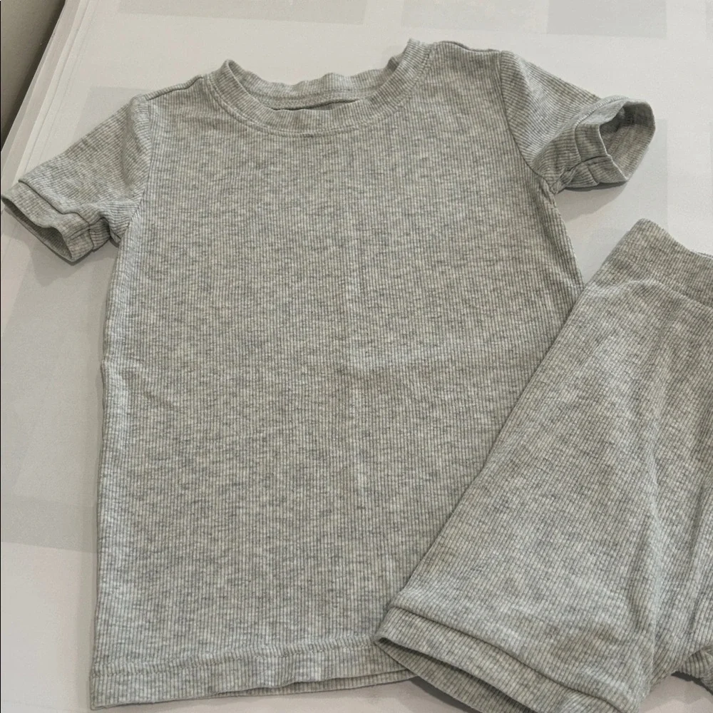 Old Navy Gray Pajama set